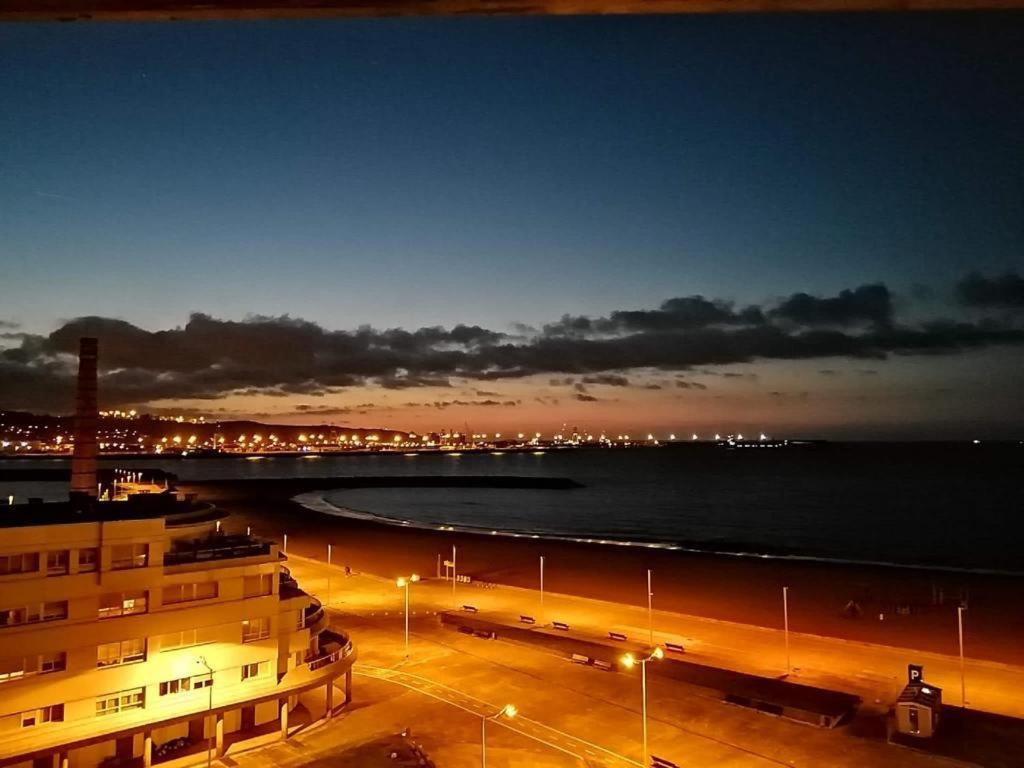 Апартаменты El Sexto De La Playa + Parking Gratis Хихон Экстерьер фото